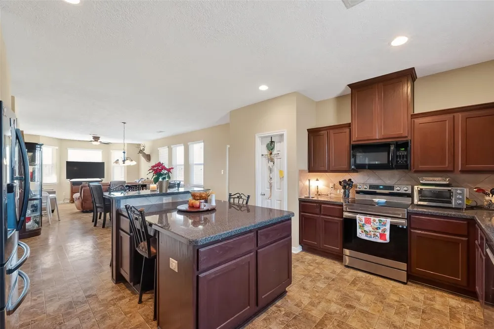 3418 Barbers Hill Road Highlands, TX 77562