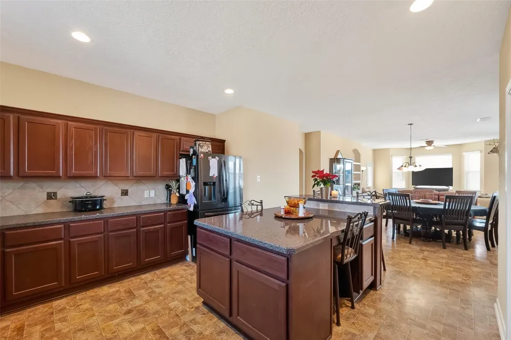 3418 Barbers Hill Road Highlands, TX 77562