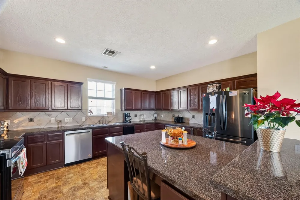 3418 Barbers Hill Road Highlands, TX 77562