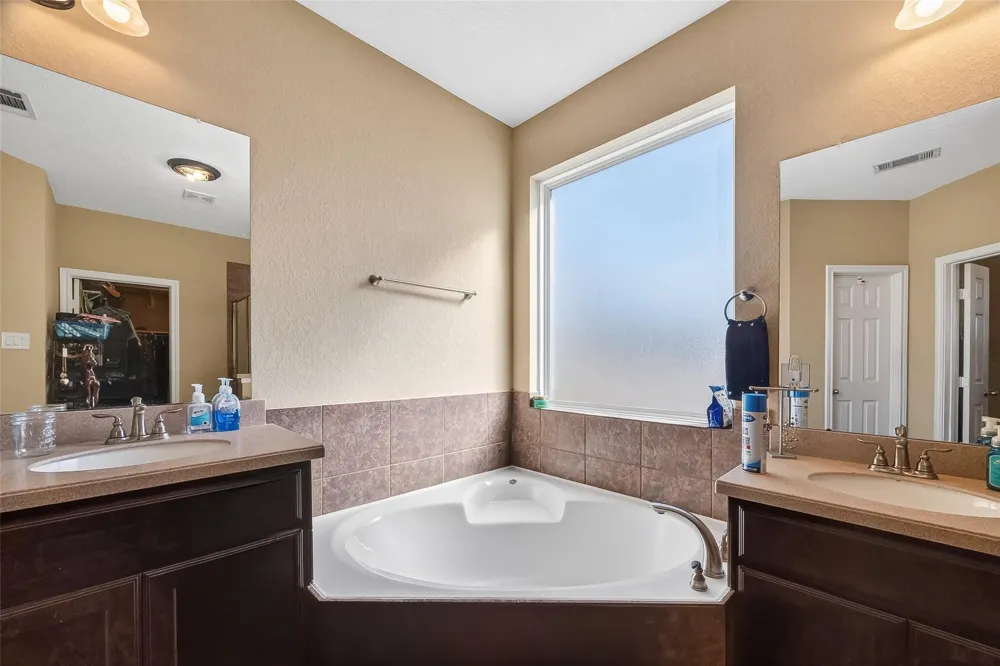 3418 Barbers Hill Road Highlands, TX 77562
