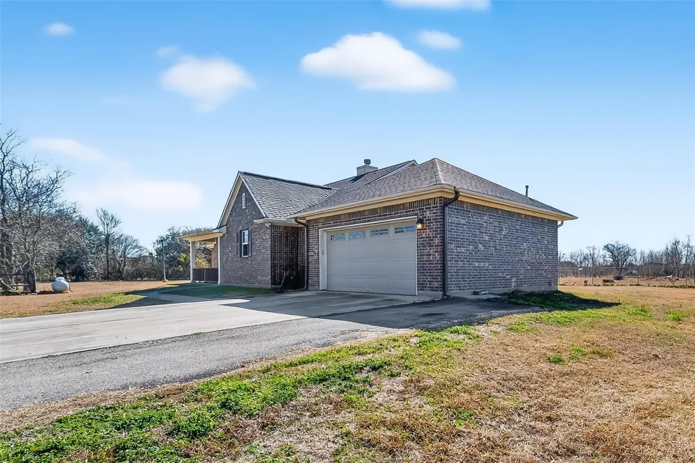 3418 Barbers Hill Road Highlands, TX 77562