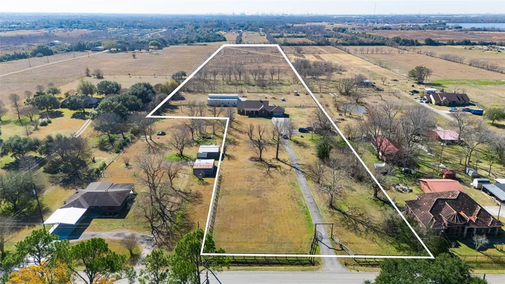 3418 Barbers Hill Road Highlands, TX 77562