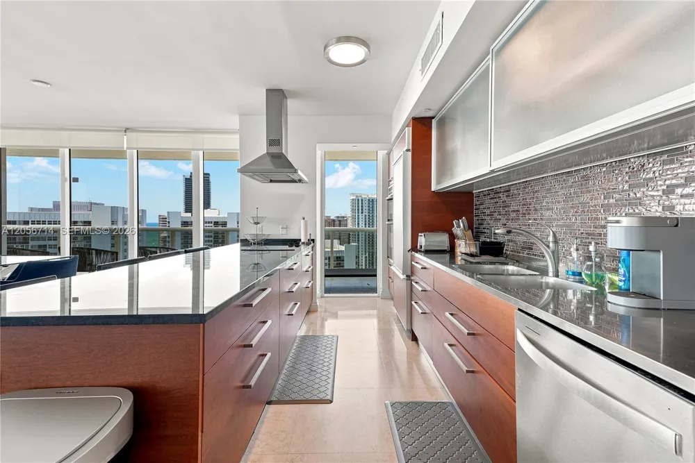1850 S Ocean Dr #2204 Hallandale Beach, FL 33009
