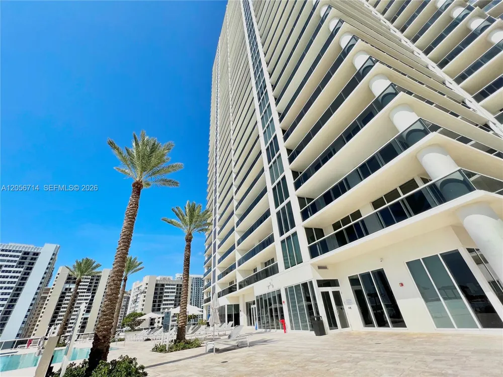 1850 S Ocean Dr #2204 Hallandale Beach, FL 33009