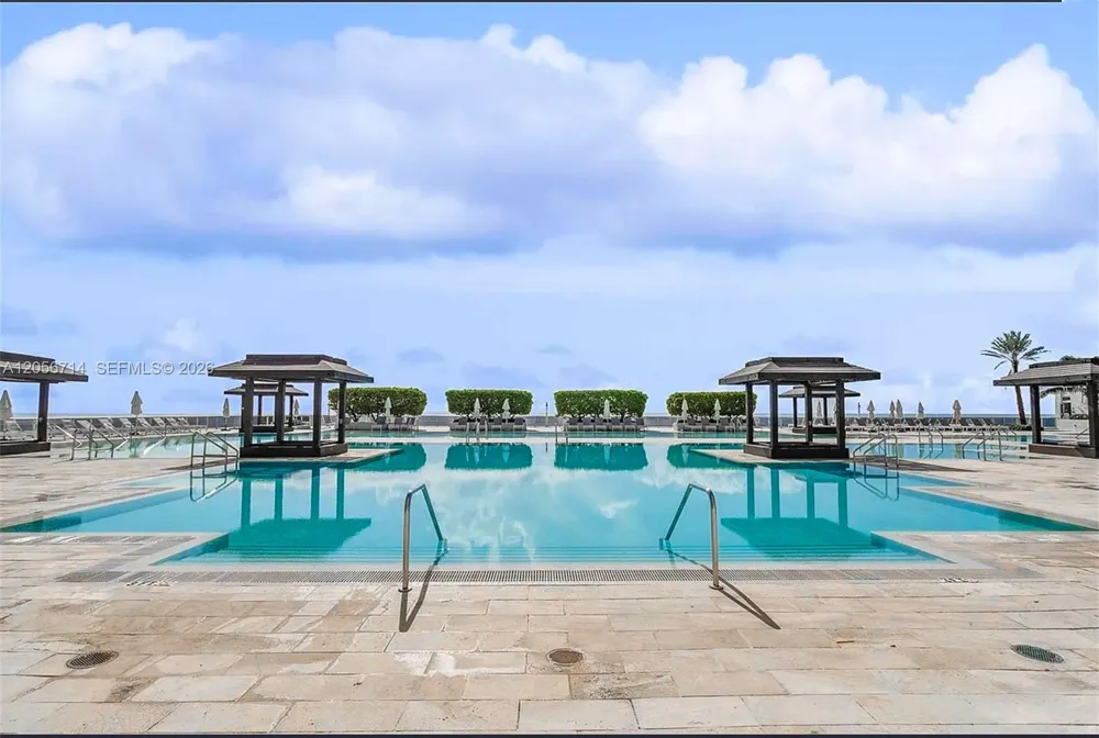 1850 S Ocean Dr #2204 Hallandale Beach, FL 33009