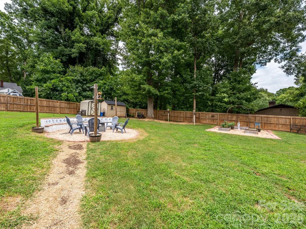 1106 Robinhood Lane Kannapolis, NC 28081