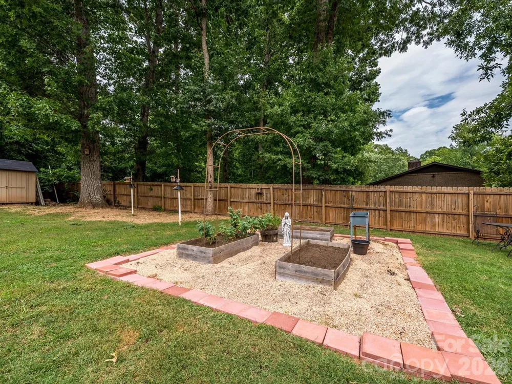 1106 Robinhood Lane Kannapolis, NC 28081