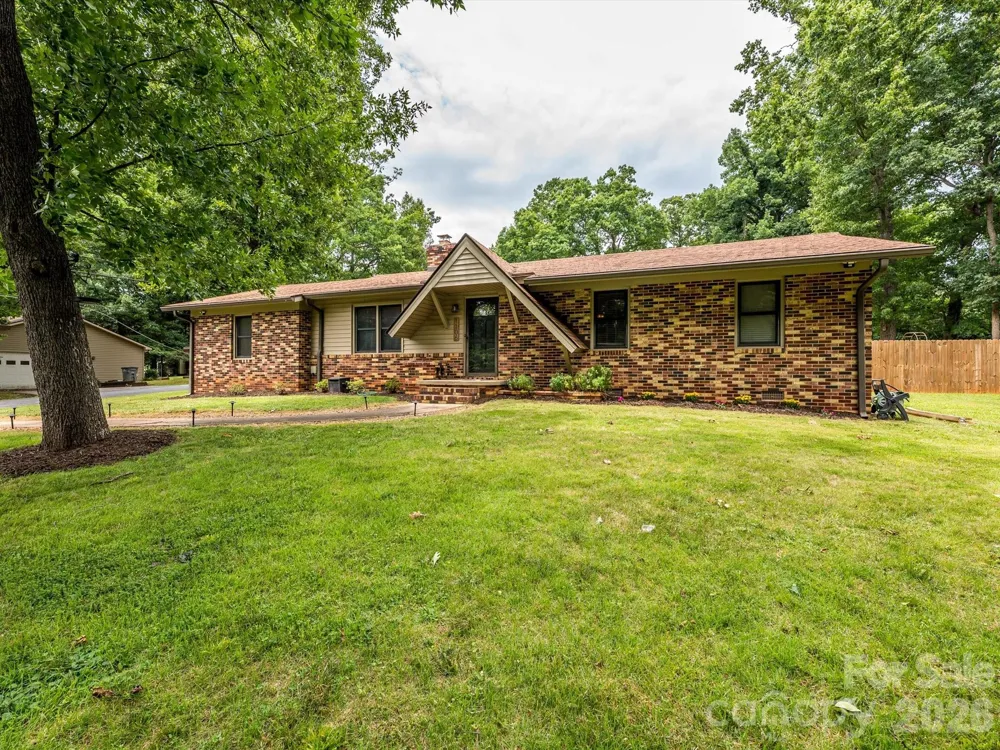 1106 Robinhood Lane Kannapolis, NC 28081