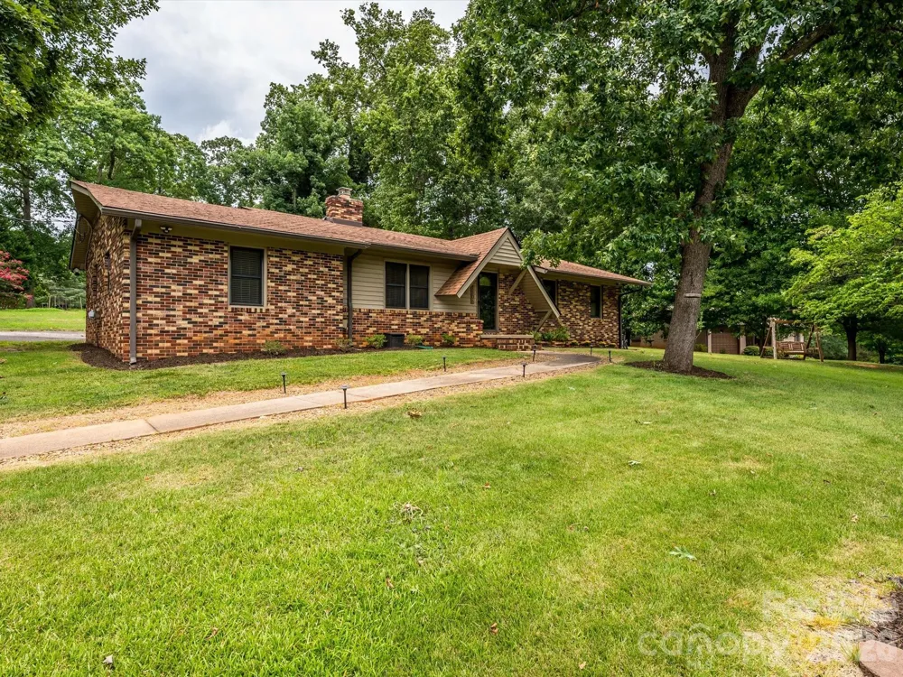 1106 Robinhood Lane Kannapolis, NC 28081