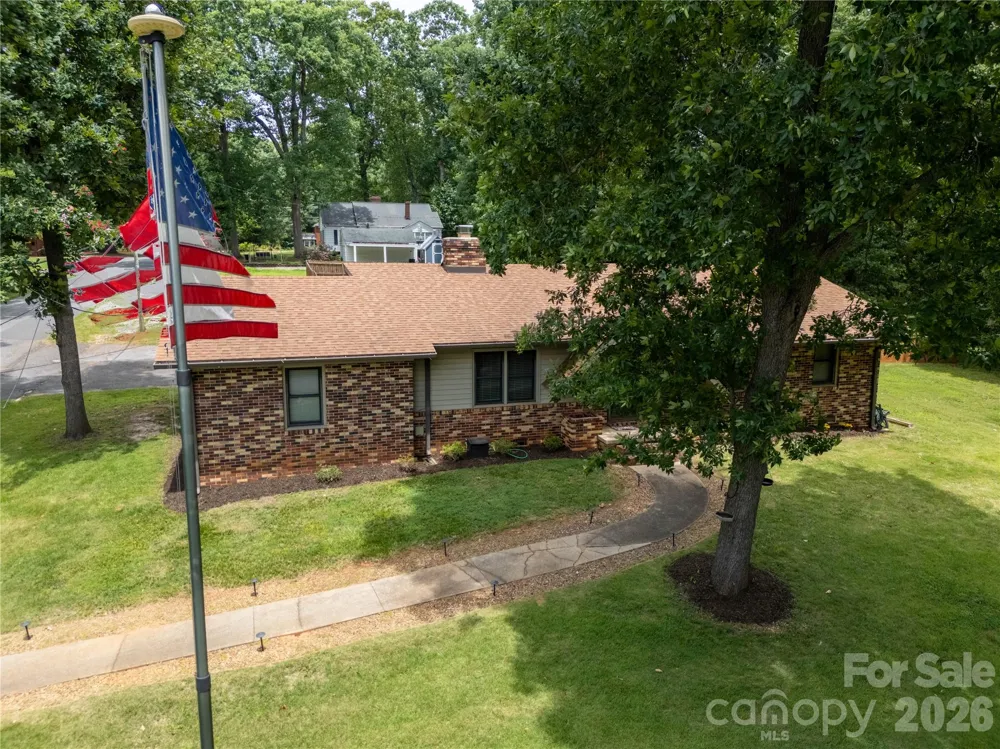 1106 Robinhood Lane Kannapolis, NC 28081
