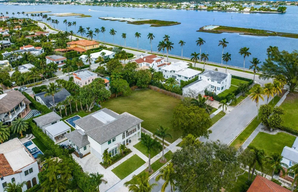 195 Dyer Road West Palm Beach, FL 33405