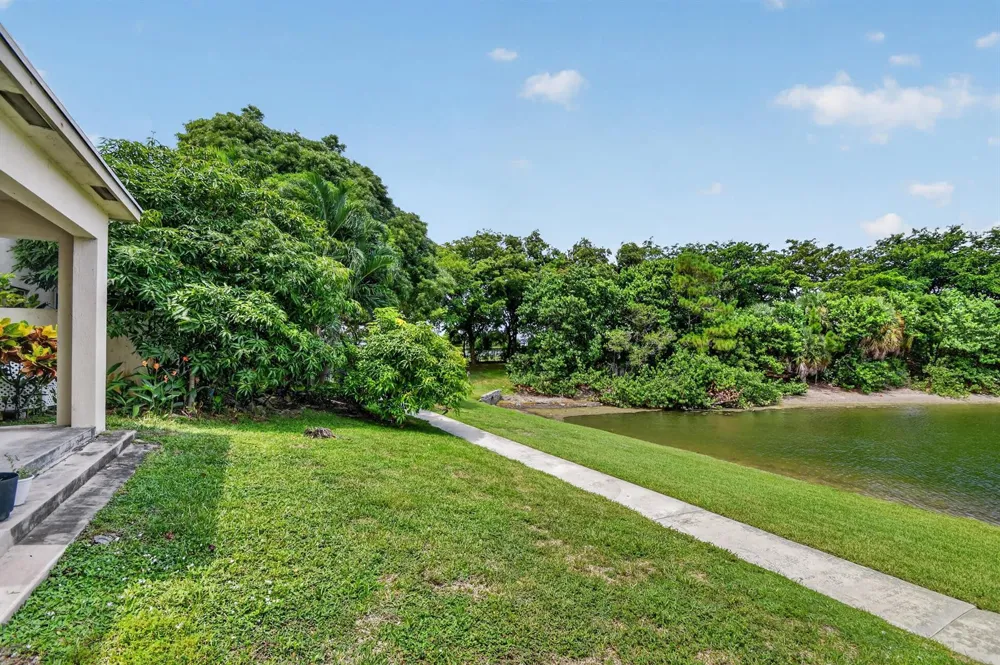 308 SPRUCE STREET Boynton Beach, FL 33426