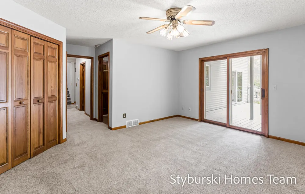 19127 W Spring Lake Road Spring Lake, MI 49456