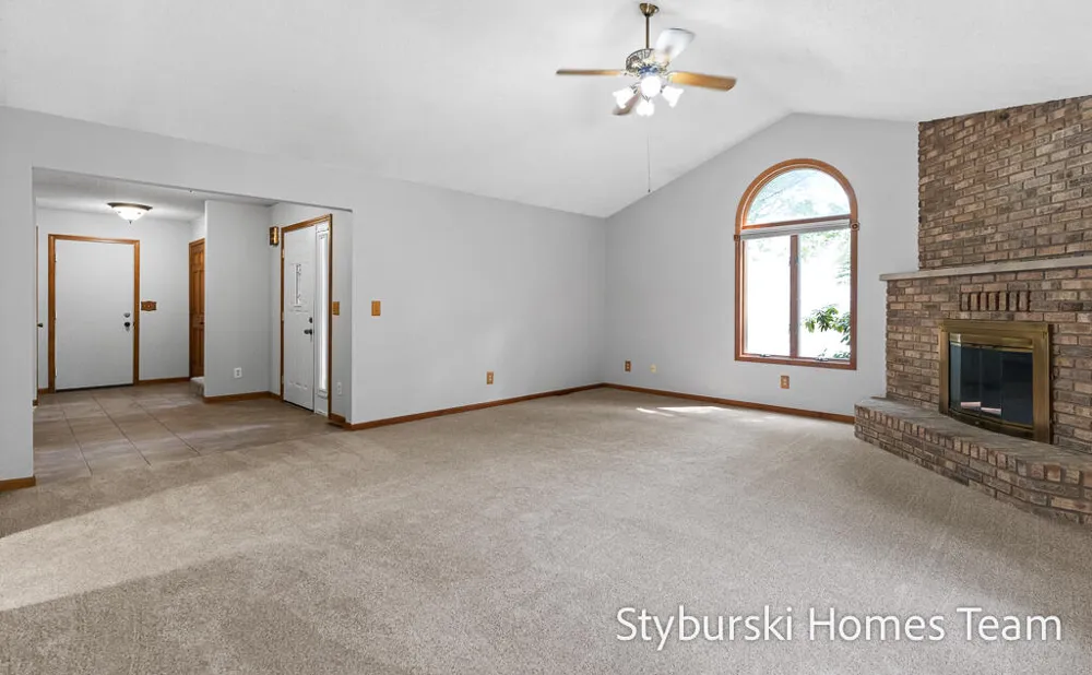 19127 W Spring Lake Road Spring Lake, MI 49456
