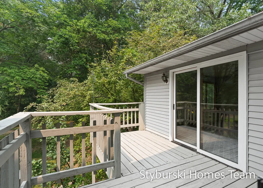 19127 W Spring Lake Road Spring Lake, MI 49456
