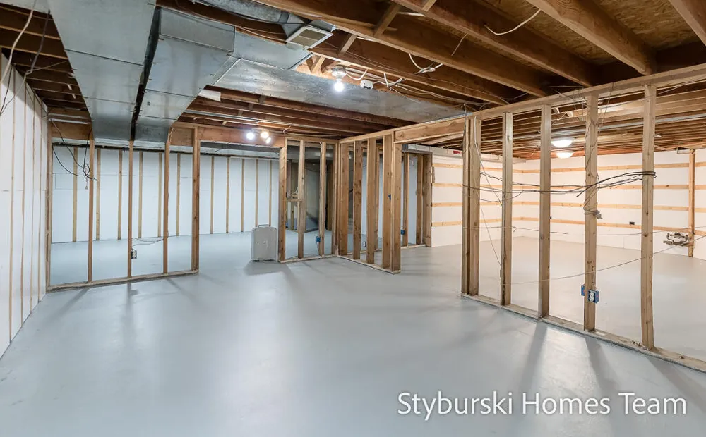 19127 W Spring Lake Road Spring Lake, MI 49456