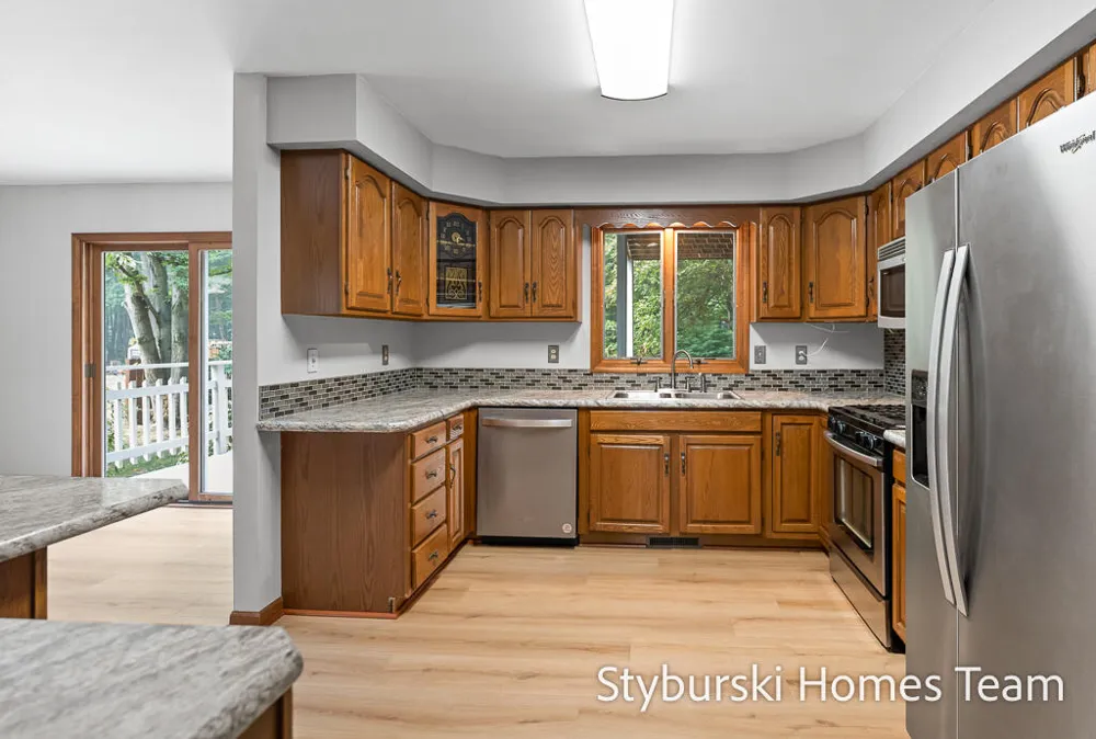 19127 W Spring Lake Road Spring Lake, MI 49456