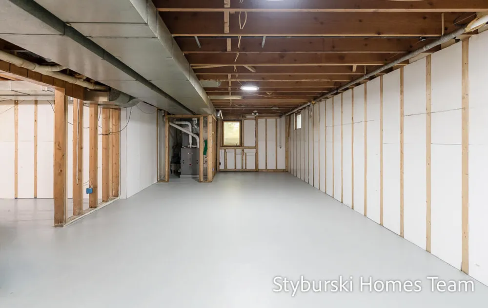 19127 W Spring Lake Road Spring Lake, MI 49456