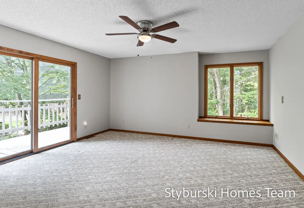 19127 W Spring Lake Road Spring Lake, MI 49456