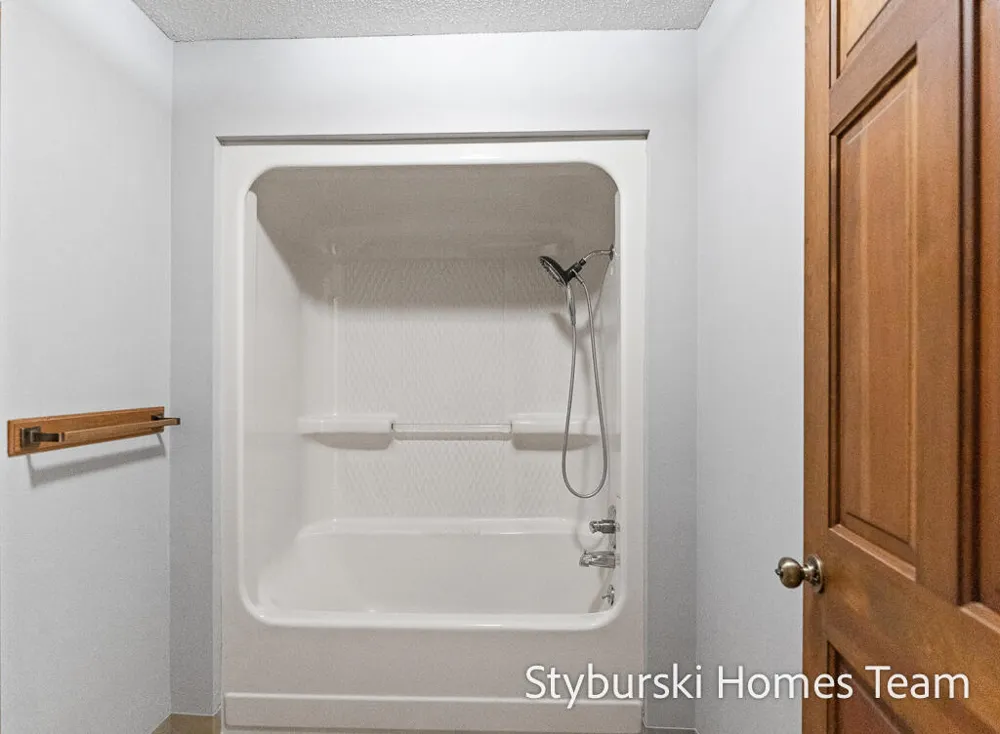 19127 W Spring Lake Road Spring Lake, MI 49456