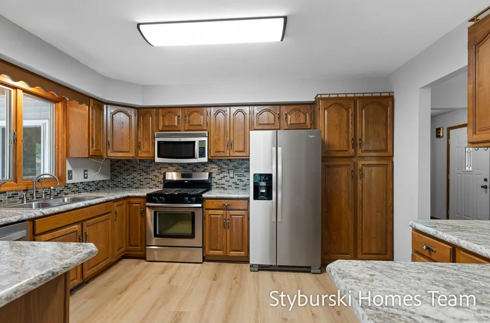 19127 W Spring Lake Road Spring Lake, MI 49456