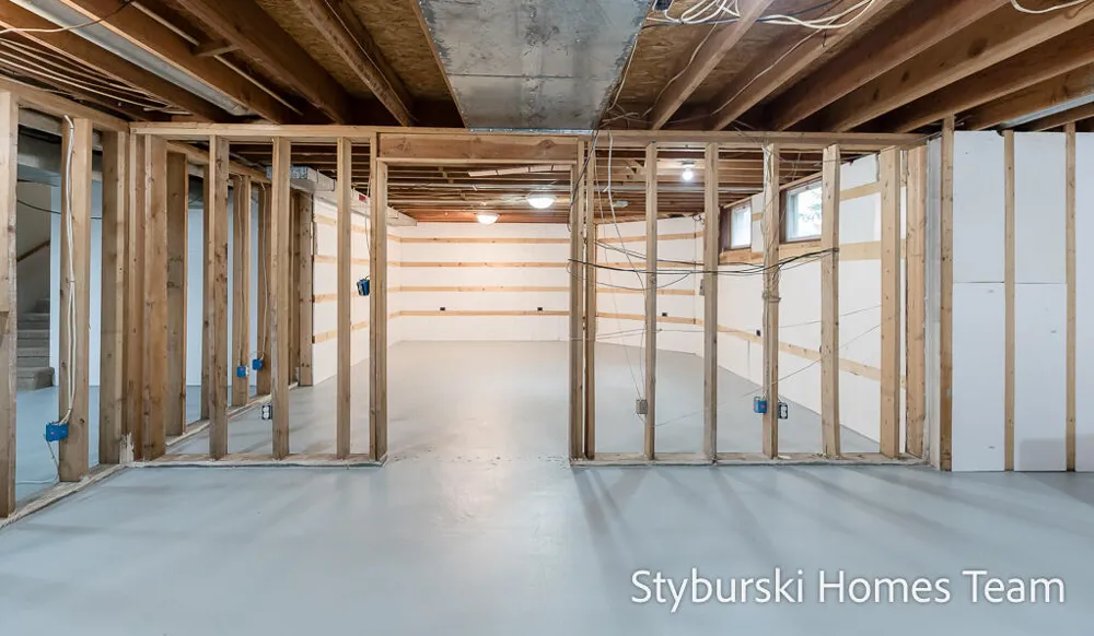 19127 W Spring Lake Road Spring Lake, MI 49456