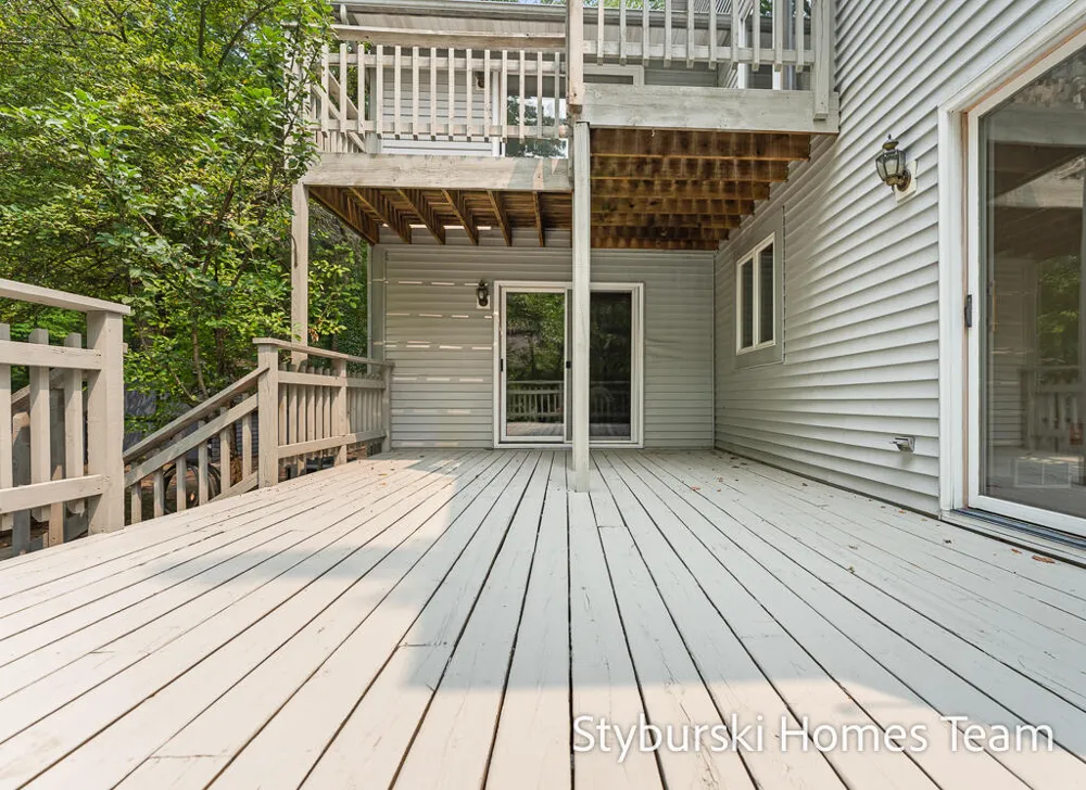 19127 W Spring Lake Road Spring Lake, MI 49456
