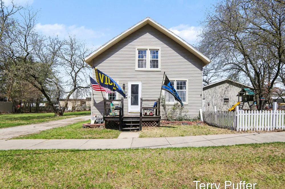 6488 3rd Street Holton Township, MI 49425