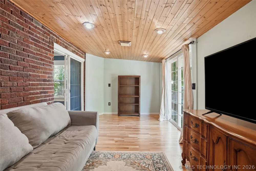 115 S Indianapolis Avenue Tulsa, OK 74112