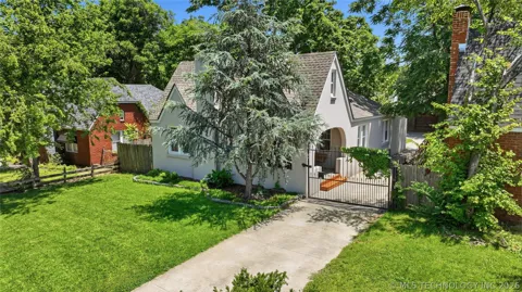 115 S Indianapolis Avenue
