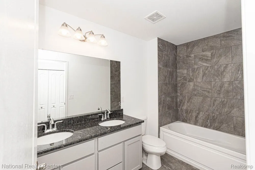 53249 Woodland Meadows Chesterfield Township, MI 48047