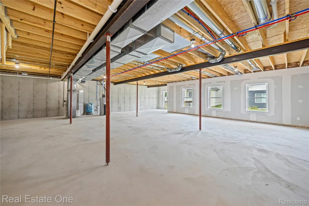 7453 Village Court Springfield Charter Township, MI 48350