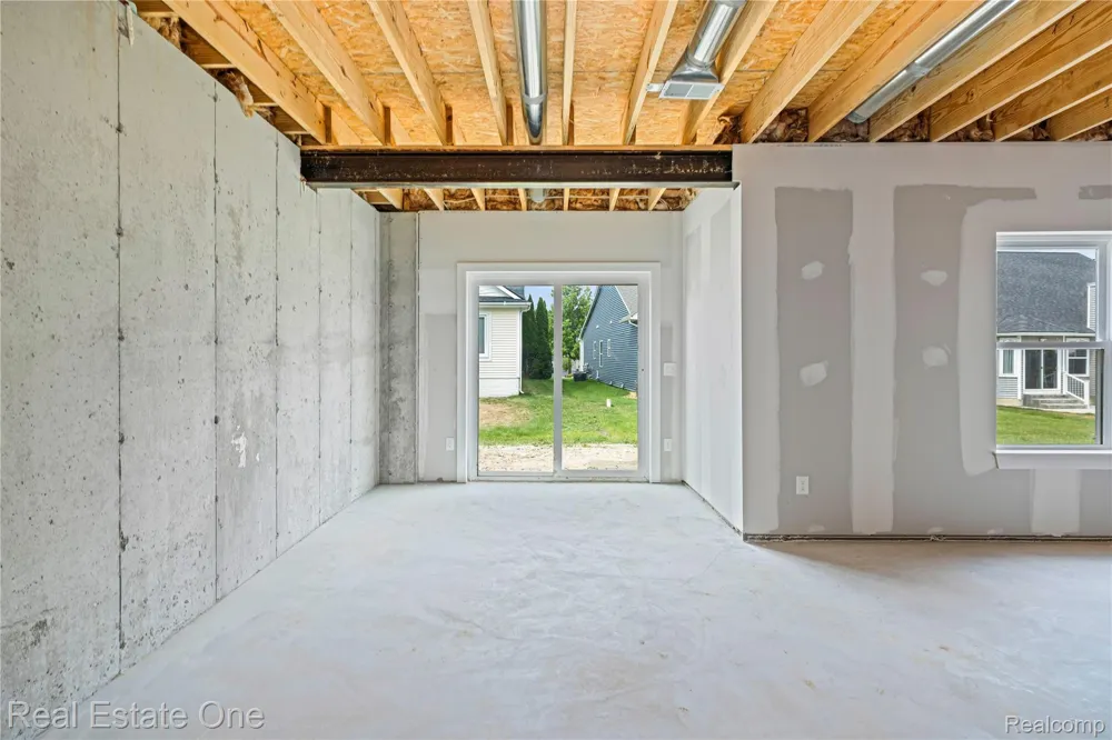 7453 Village Court Springfield Charter Township, MI 48350