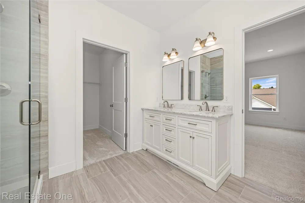 7453 Village Court Springfield Charter Township, MI 48350