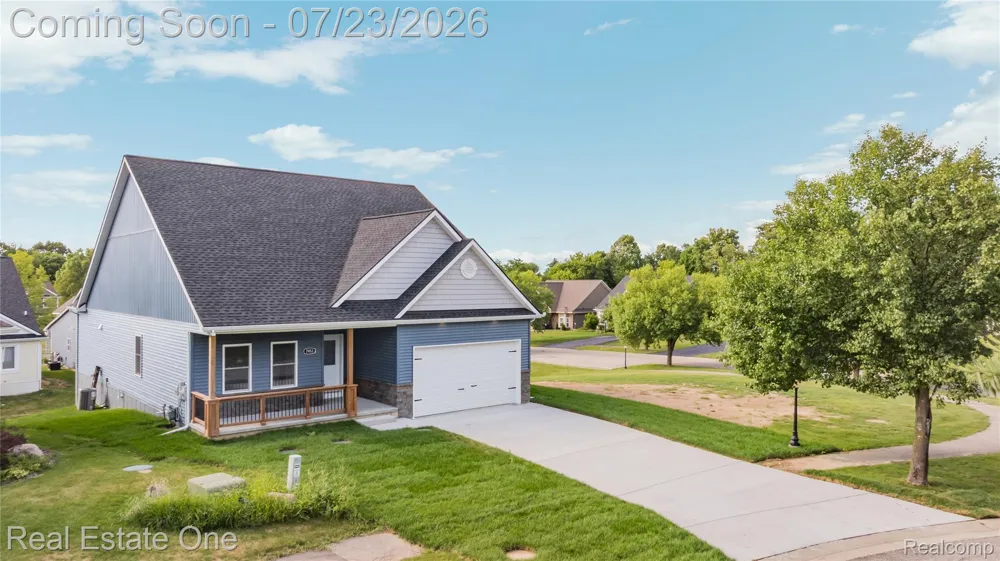 7453 Village Court Springfield Charter Township, MI 48350