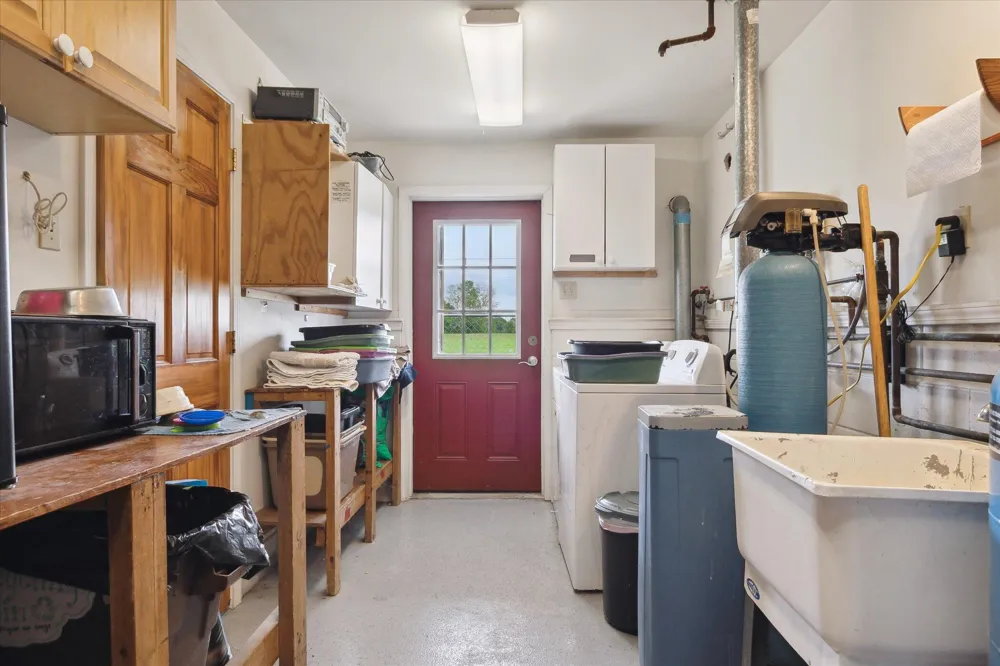 3650 Hogback Road Handy Township, MI 48836