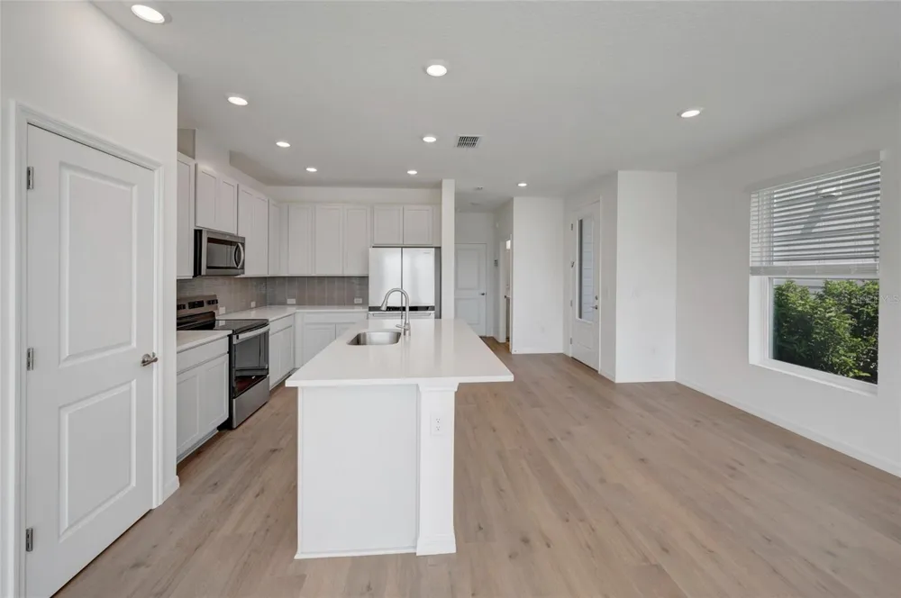 6412 JENSEN VIEW AVENUE Apollo Beach, FL 33572