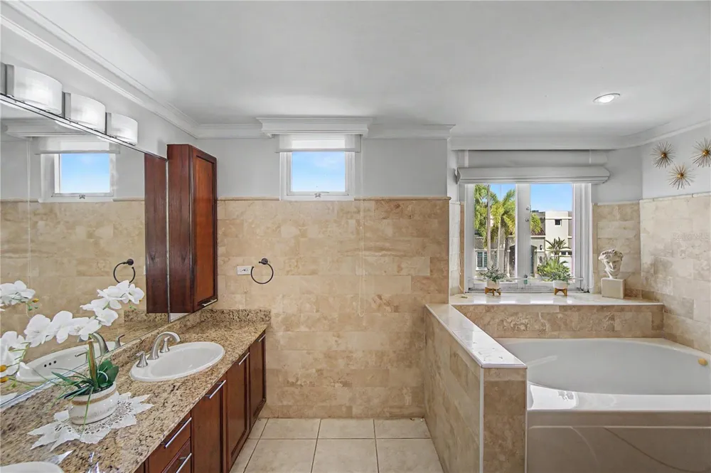 B11 CALLE MAR CARIBE Dorado, PR 00646