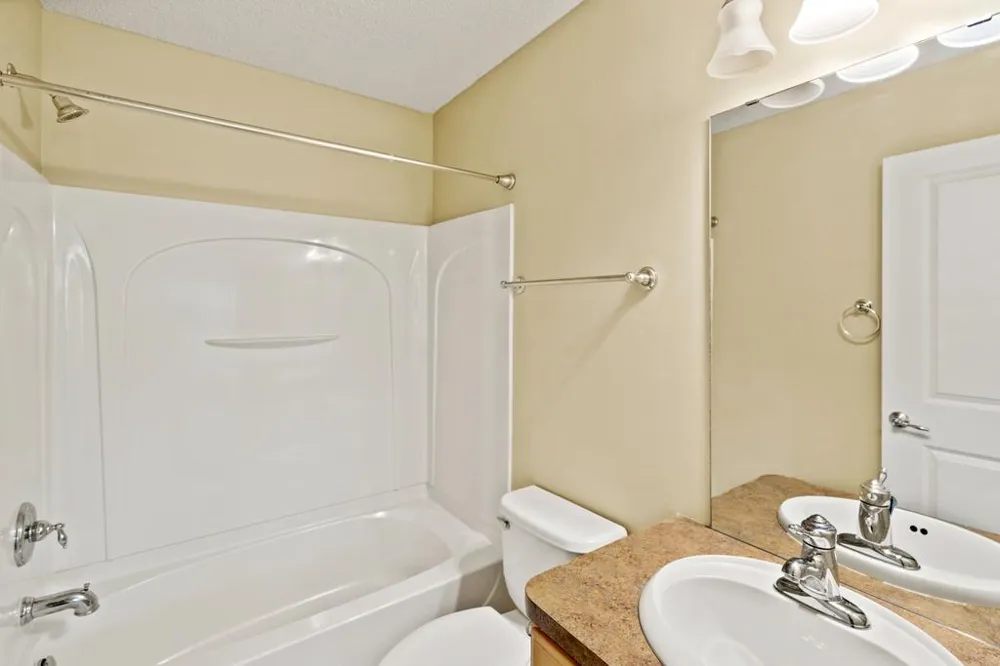 899 Ledgestone Drive Mahtomedi, MN 55115
