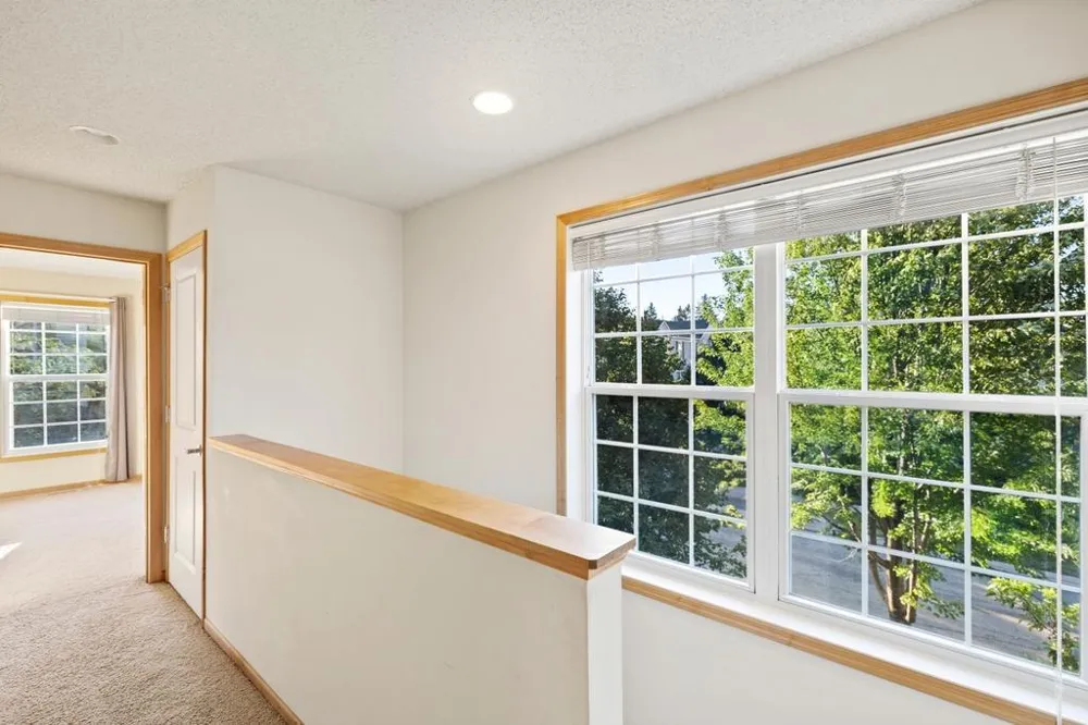 899 Ledgestone Drive Mahtomedi, MN 55115