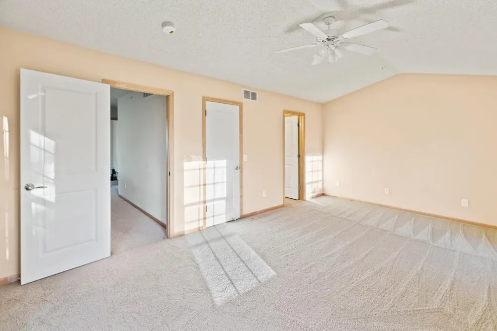 899 Ledgestone Drive Mahtomedi, MN 55115