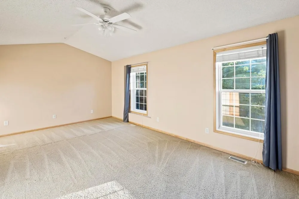 899 Ledgestone Drive Mahtomedi, MN 55115