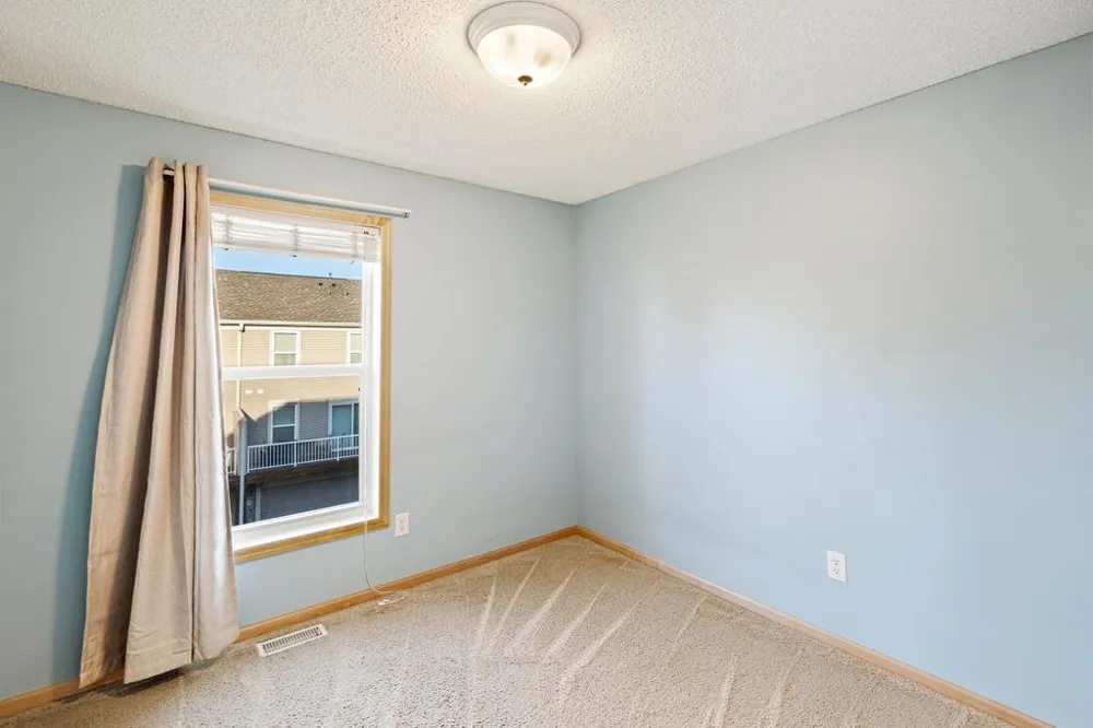 899 Ledgestone Drive Mahtomedi, MN 55115