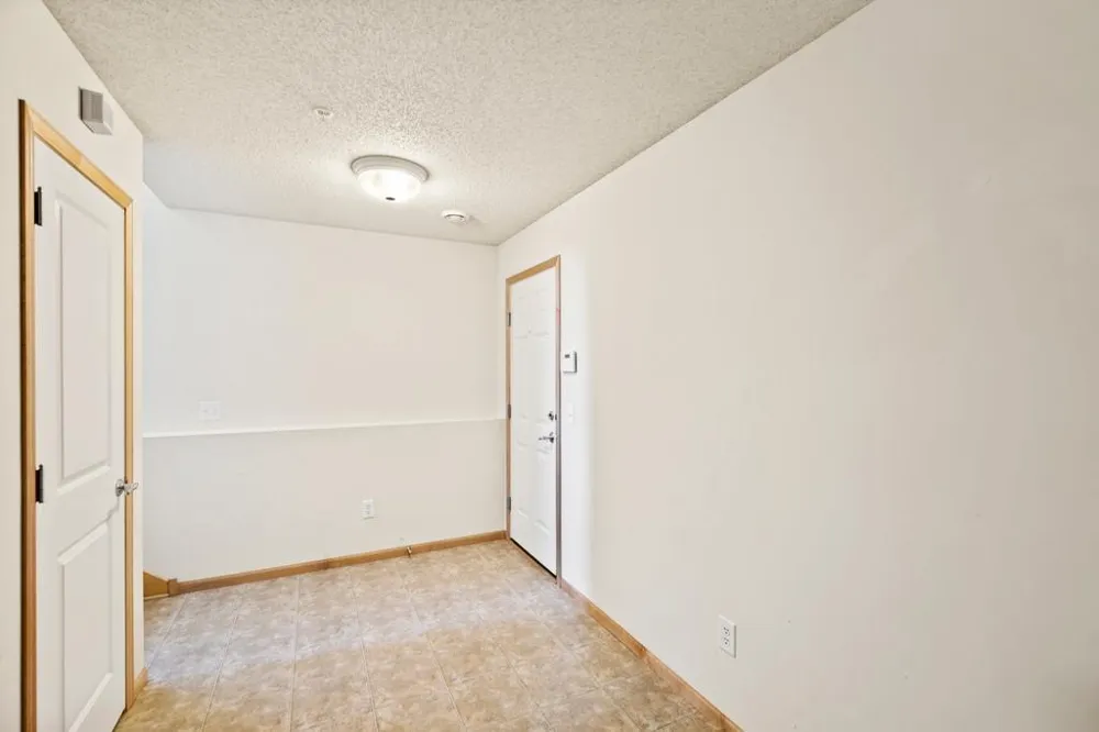 899 Ledgestone Drive Mahtomedi, MN 55115