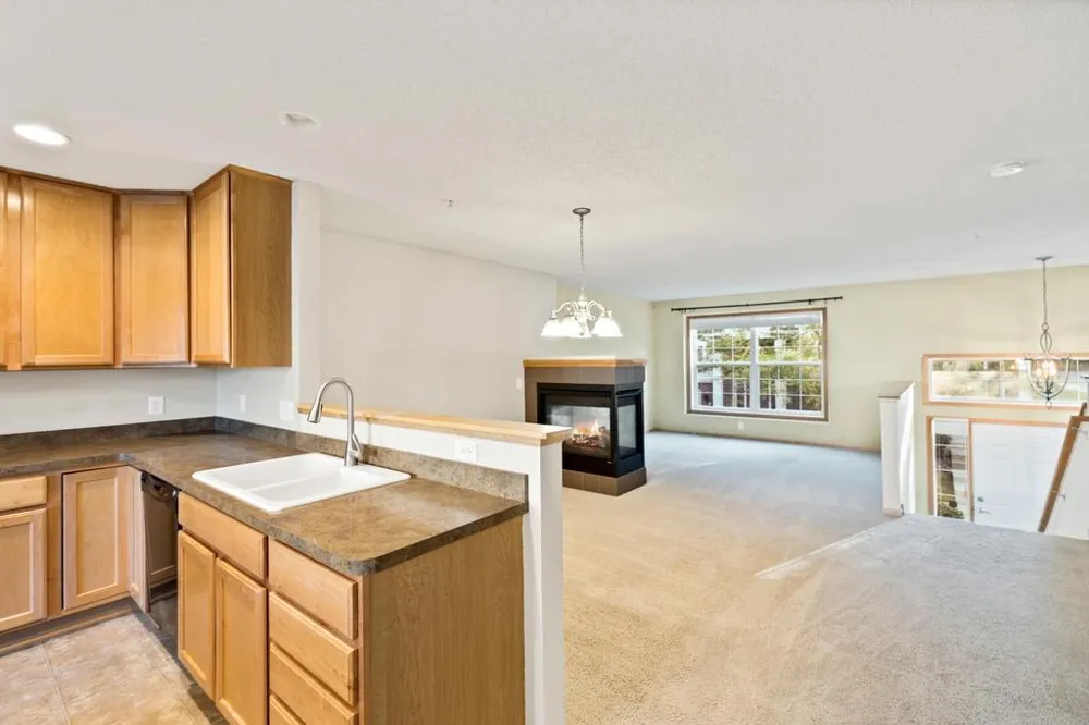 899 Ledgestone Drive Mahtomedi, MN 55115