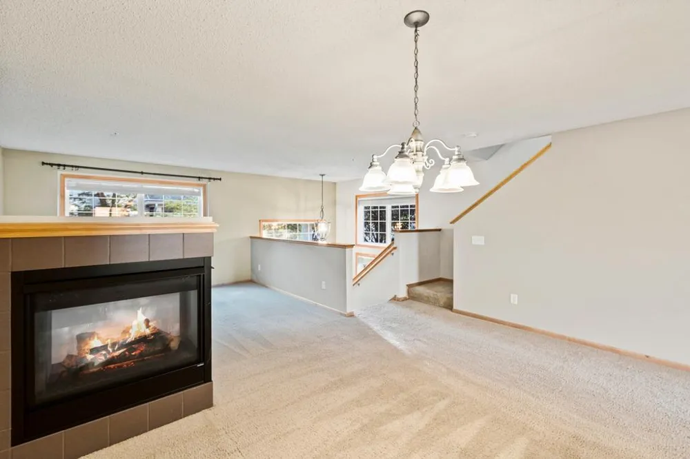 899 Ledgestone Drive Mahtomedi, MN 55115