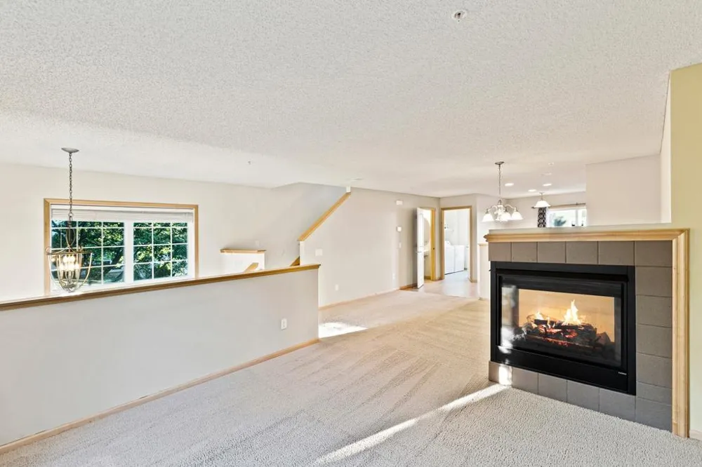 899 Ledgestone Drive Mahtomedi, MN 55115