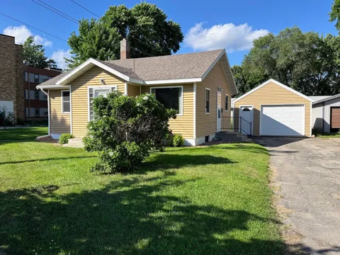 223 3rd Street SE