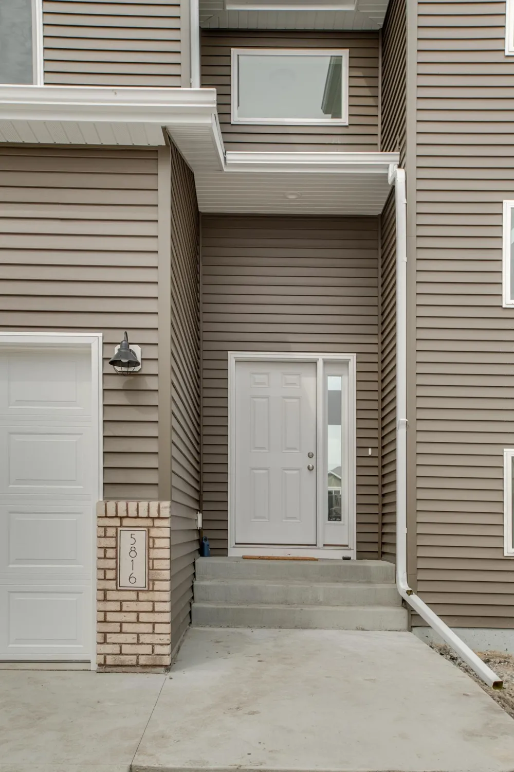 5816 James Drive W West Fargo, ND 58078