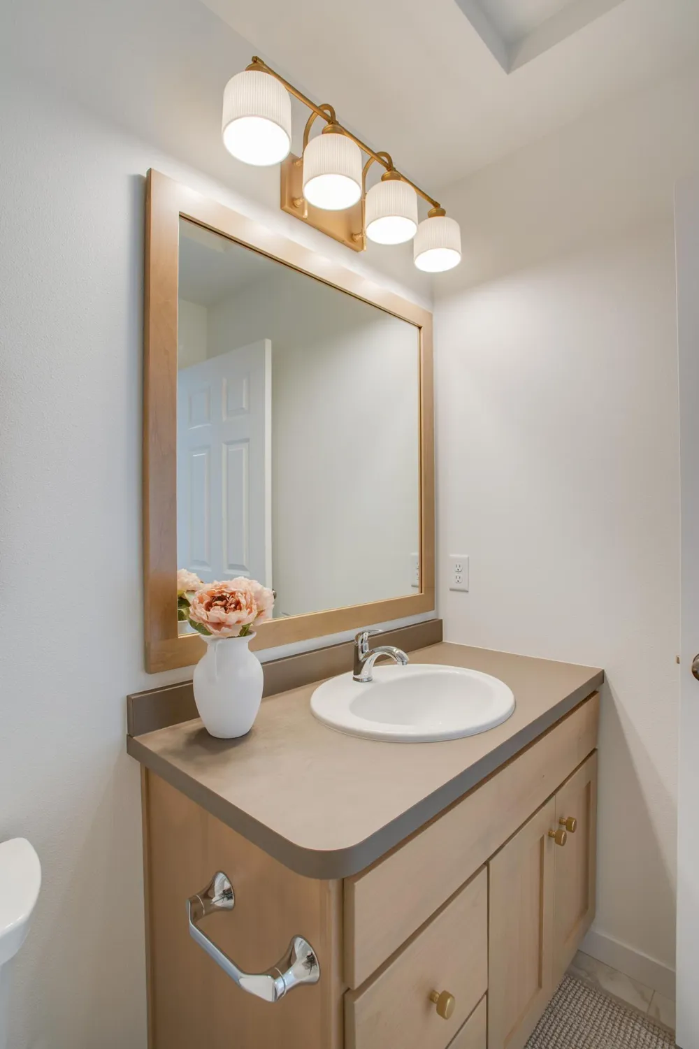 5816 James Drive W West Fargo, ND 58078